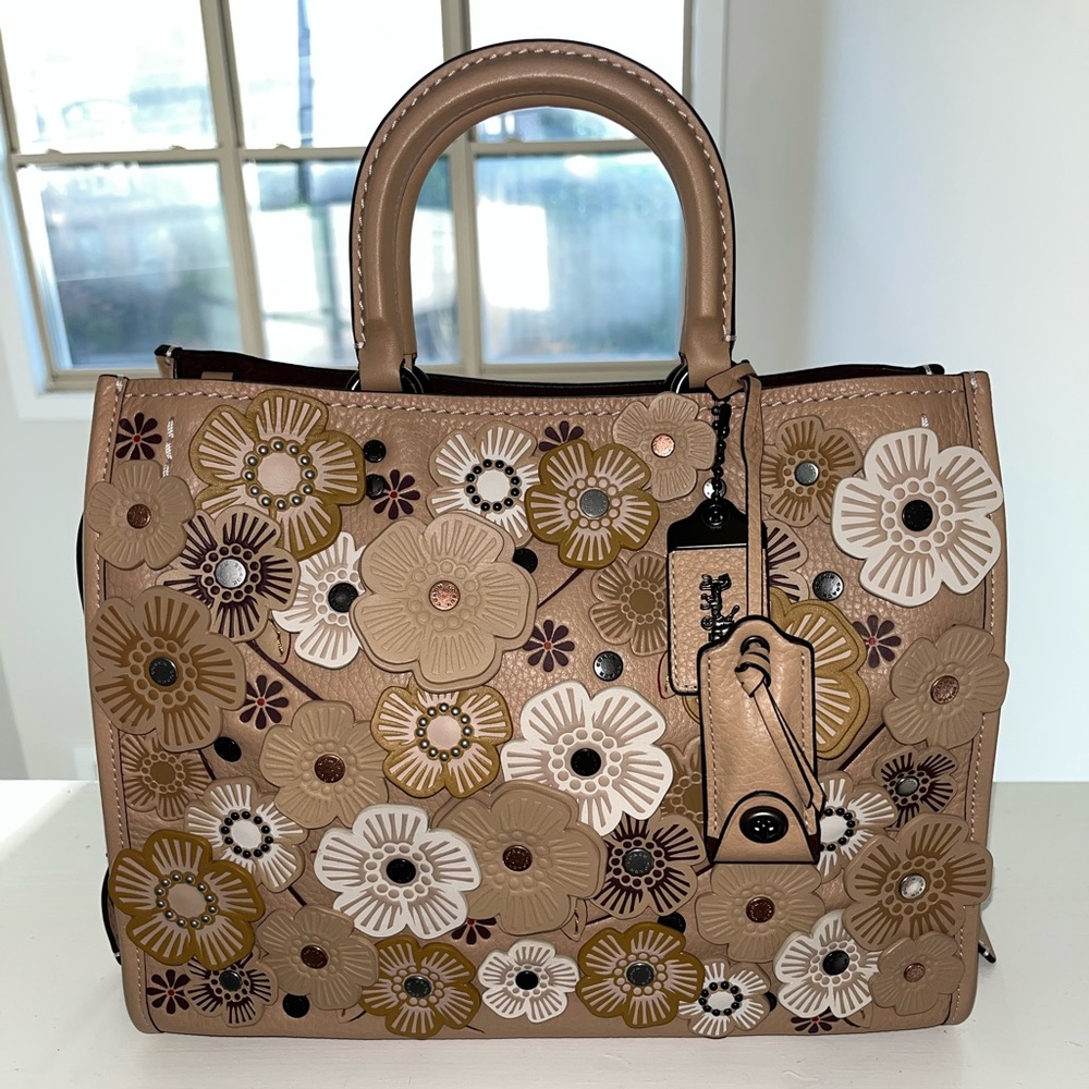 Coach 1941 Rogue with Tea Rose Beechwood